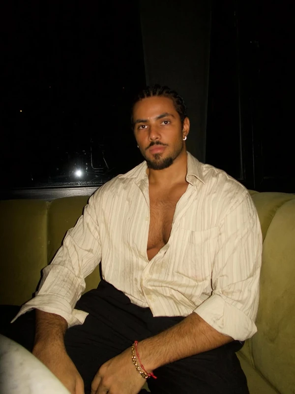 Gabriel Fuentes - Ator em ascensão, com perfil comunicativo e possibilidade de se destacar nas relações sociais. por Reprodução