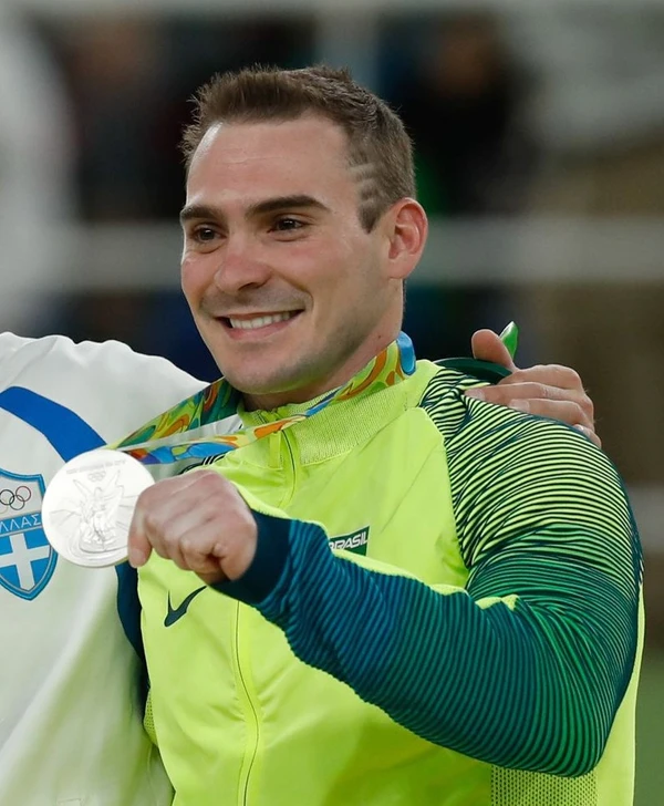 Arthur Zanetti - Ginasta olímpico, visto como disciplinado, competitivo e focado em provas físicas. por Reprodução