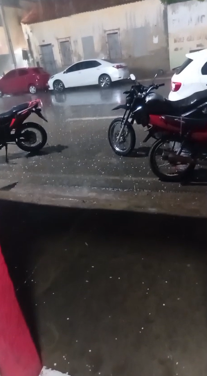 Chuva de granizo em Xique-Xique, na Bahia por Reprodução