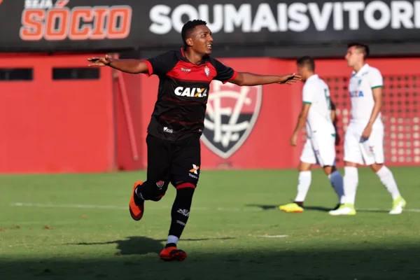 Eron marcou 17 gols em 23 jogos pelo time de aspirantes do Vitória por Maurícia da Matta/Vitória
