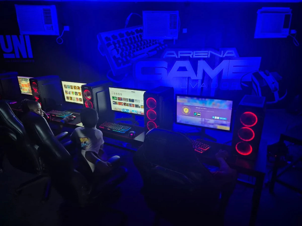 Galera curtindo a Arena Game, no Festival Virada Salvador por Moysés Suzart