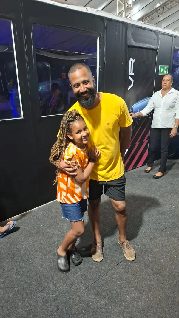 Galera curtindo a Arena Game, no Festival Virada Salvador por Moysés Suzart