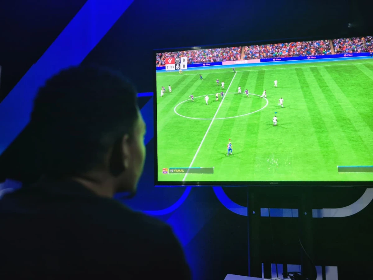 Galera curtindo a Arena Game, no Festival Virada Salvador por Moysés Suzart