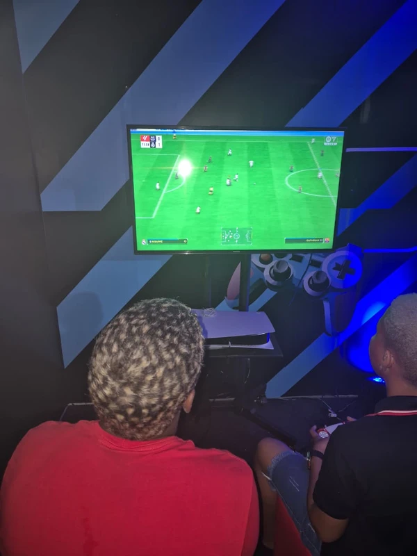 Galera curtindo a Arena Game, no Festival Virada Salvador por Moysés Suzart