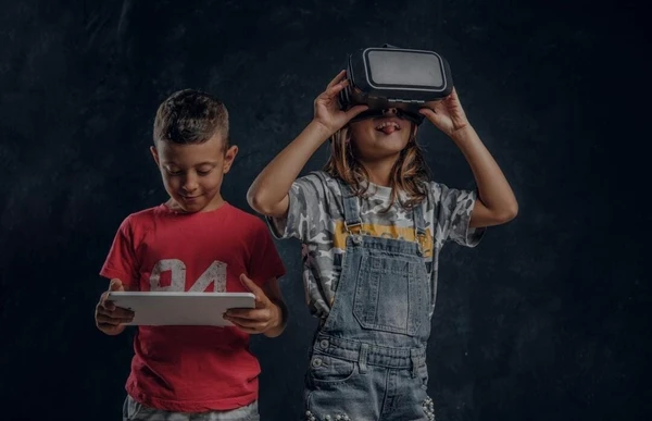 Instituições apostam na atualização constante como resposta aos desafios do presente e do futuro por Freepik