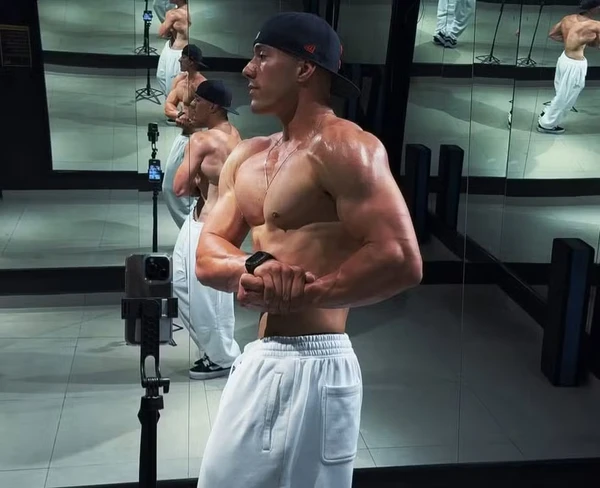 Caique tinha 24 anos e atuava como atleta de fisiculturismo e já conquistou medalhas pela categoria classic physique por Reprodução/Instagram