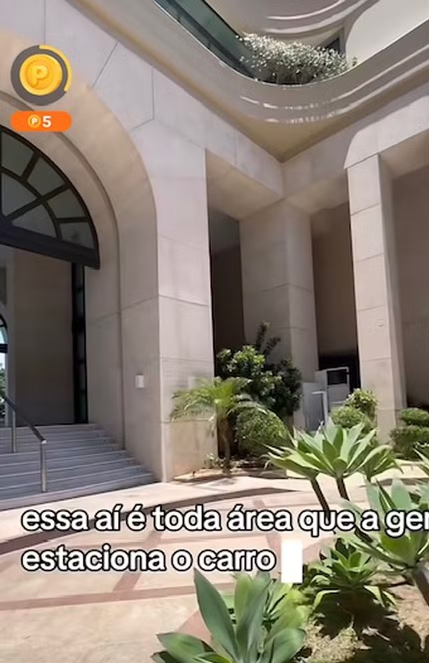 Prédio de Ivete Sangalo no Corredor da Vitória por Reprodução