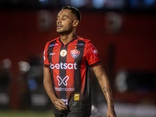 Imagem - Ex-Vitória preso por tráfico de drogas tem julgamento marcado pela Justiça