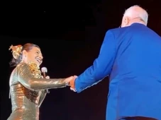 Imagem - Prefeito e primeira-dama fazem dueto em show de Natal, ganham elogios e reacendem polêmica em PE