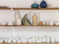 Imagem - Adeus, armários: ideia para a cozinha que não mofa e é mais barata vira tendência para 2026