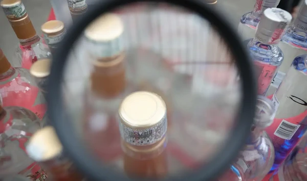 Garrafas de bebidas consumidas foram encaminhadas para análise