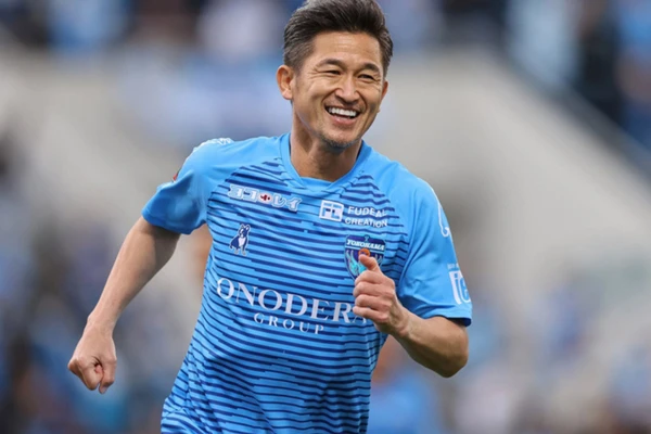 Kazu Miura  por Divulgação