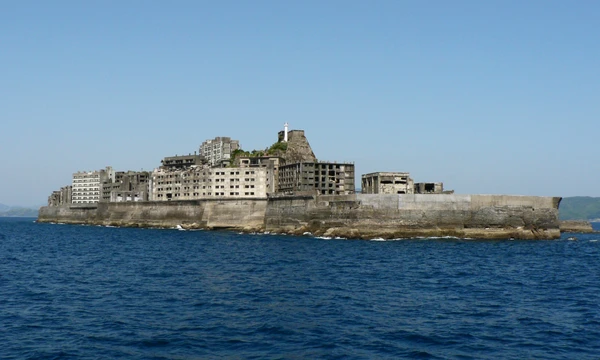 Nagasaki Hashima, a ilha japonesa que serviu de motor para uma era industrial, mas virou uma ilha fantasma por Wikipedia/Hisagi