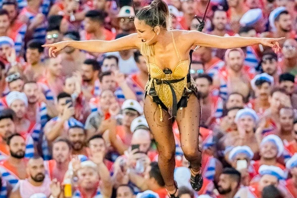 Bloco Largadinho de Claudia Leitte por Reprodução/Quero Abadá