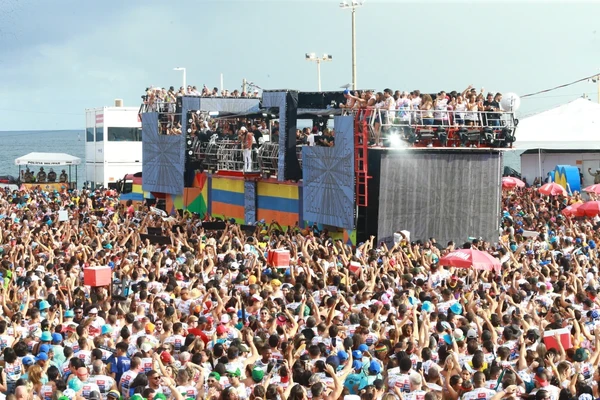 Bloco Vumbora de Bell Marques por Divulgação/Quero Abadá