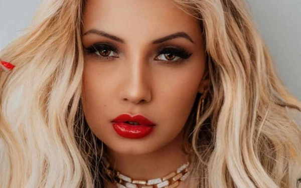 A
polêmica Chaline
(Chaline Grazik, sensitiva conhecida como “Vidente das Estrelas”
 por REPRODUÇÃO