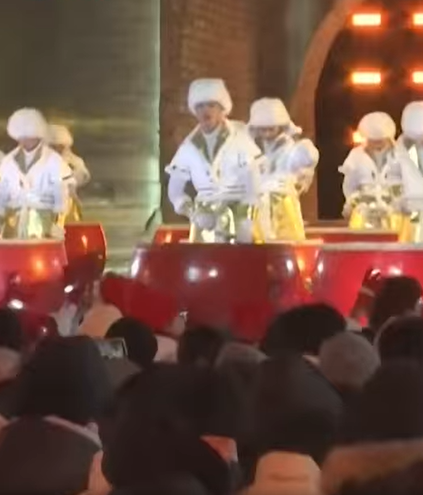 Na China, a virada aconteceu na seção Juyongguan da Grande Muralha, em Pequim, às 13h do horário de Brasília por Reprodução