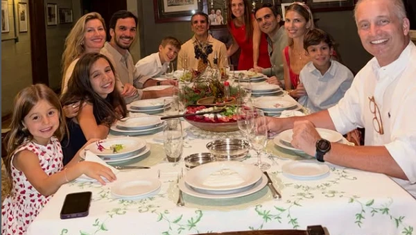  Gisele Bündchen compartilhou registros ao lado da família por Reprodução | Instagram