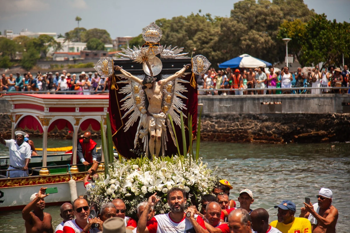 Bom Jesus dos Navegantes em Salvador: fé, tradição e o “molho” da Bahia por Sora Maia