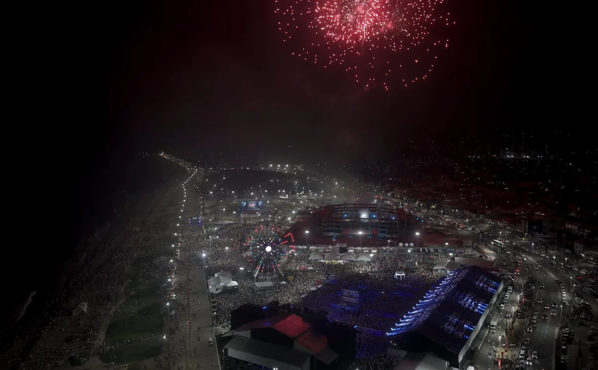 Ivete faz contagem regressiva no Festival Virada Salvador   por Reprodução