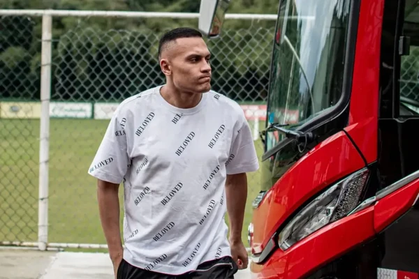 Léo Jabá por Victor Ferreira/EC Vitória