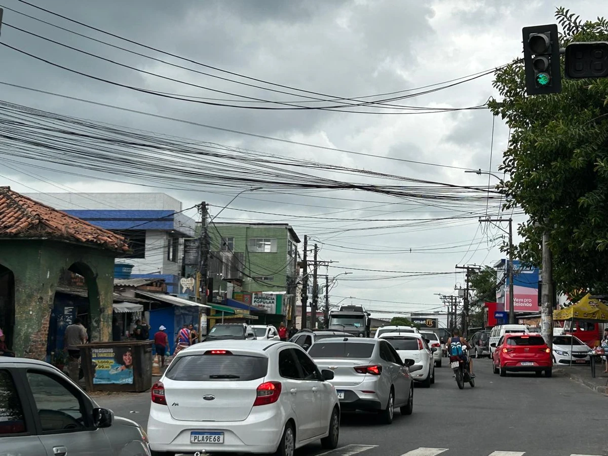 Porfissão perigo: medo e violência afastam técnicos de internet de bairros de Salvador por Bruno Wendel/CORREIO