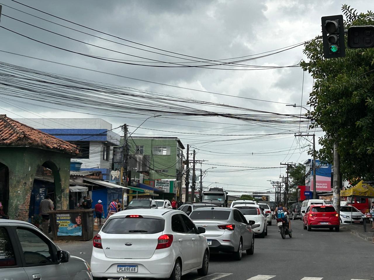 Porfissão perigo: medo e violência afastam técnicos de internet de bairros de Salvador por Bruno Wendel/CORREIO