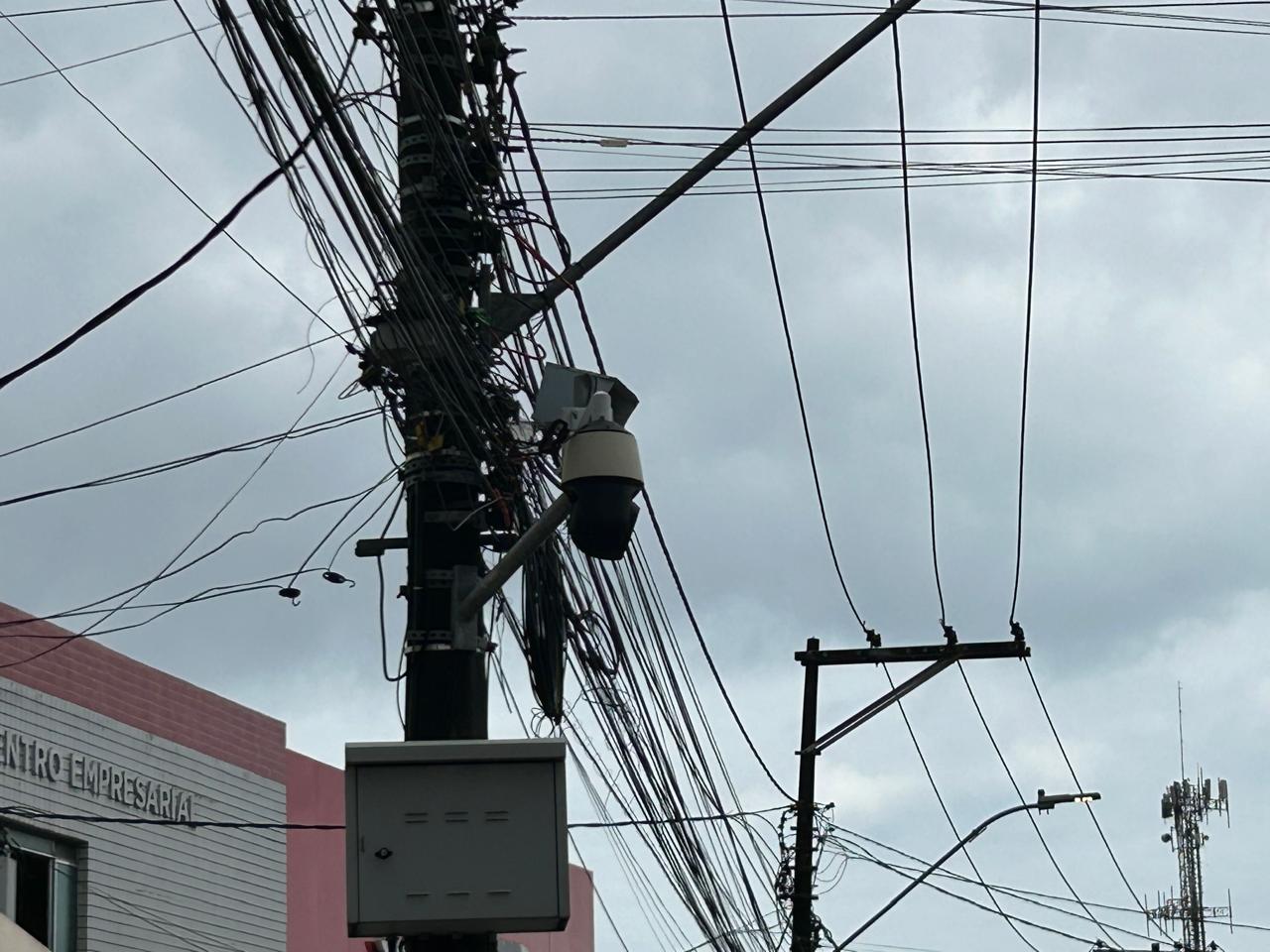 Porfissão perigo: medo e violência afastam técnicos de internet de bairros de Salvador por Bruno Wendel/CORREIO