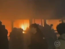 Imagem - VÍDEO e FOTOS mostram começo do incêndio que matou mais de 40 em bar na Suíça