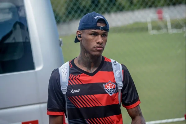 João Pedro pelo Vitória por Victor Ferreira/EC Vitória