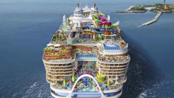 Maior navio do planeta funciona como uma cidade flutuante em alto-mar