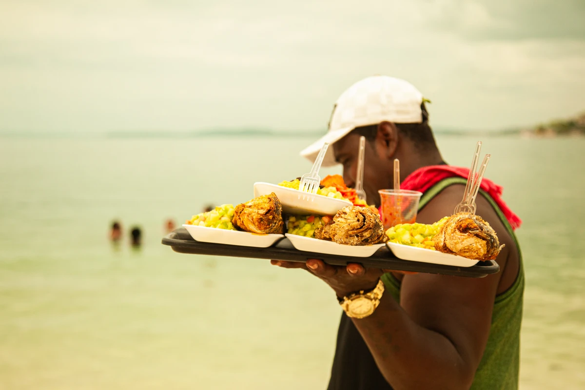 Praia sem perrengue por Sora Maia