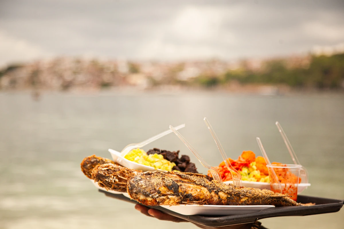 Praia sem perrengue por Sora Maia