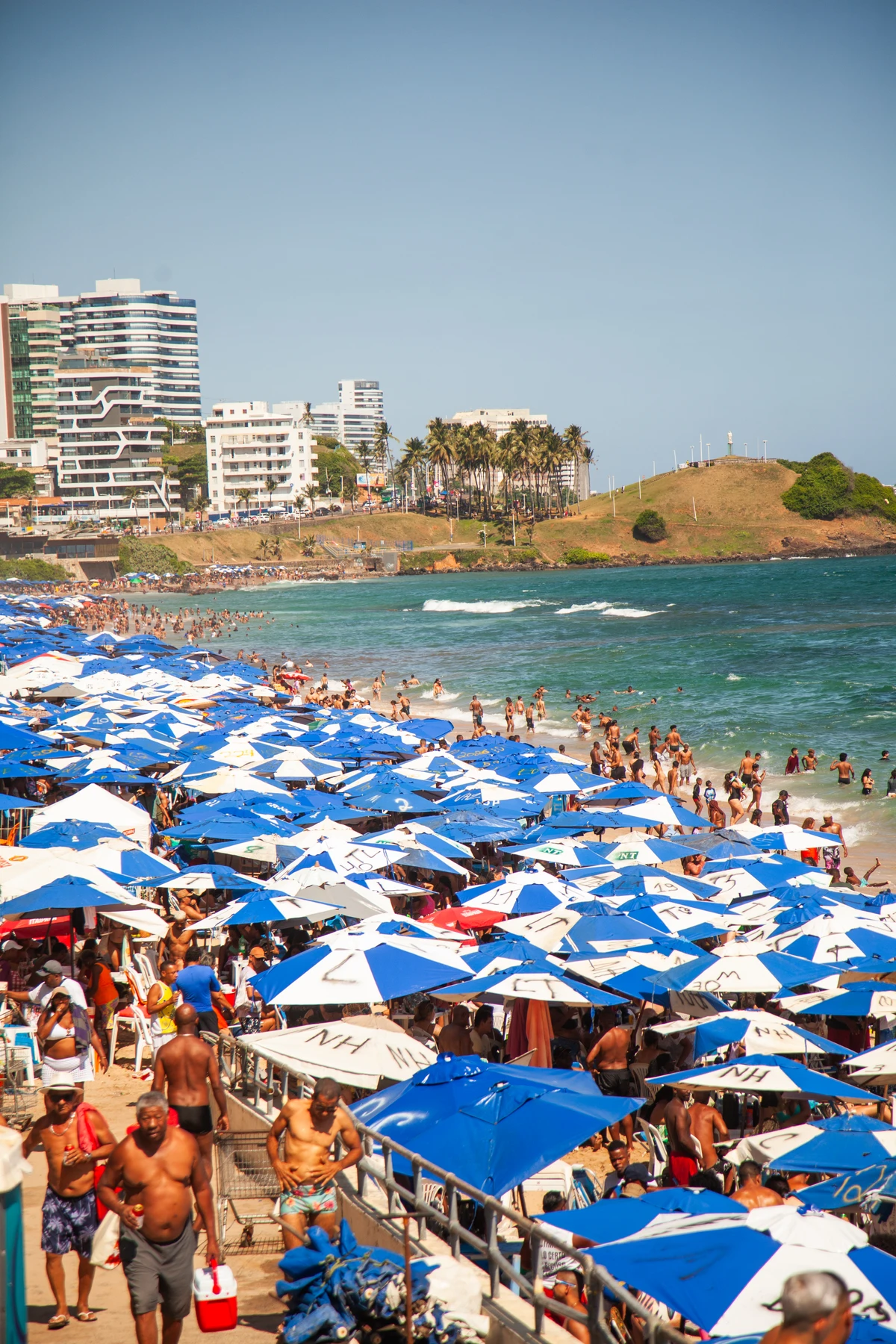 Praia sem perrengue por Sora Maia