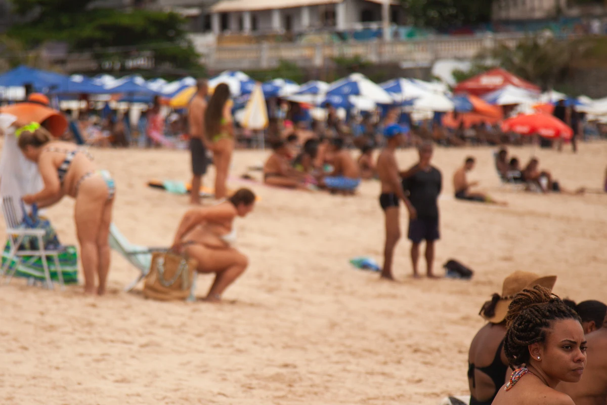 Saiba onde curtir uma praia senm perrengue por Sora Maia