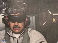 Imagem - Donald Trump divulga imagem de Nicolas Maduro após ser capturado na Venezuela