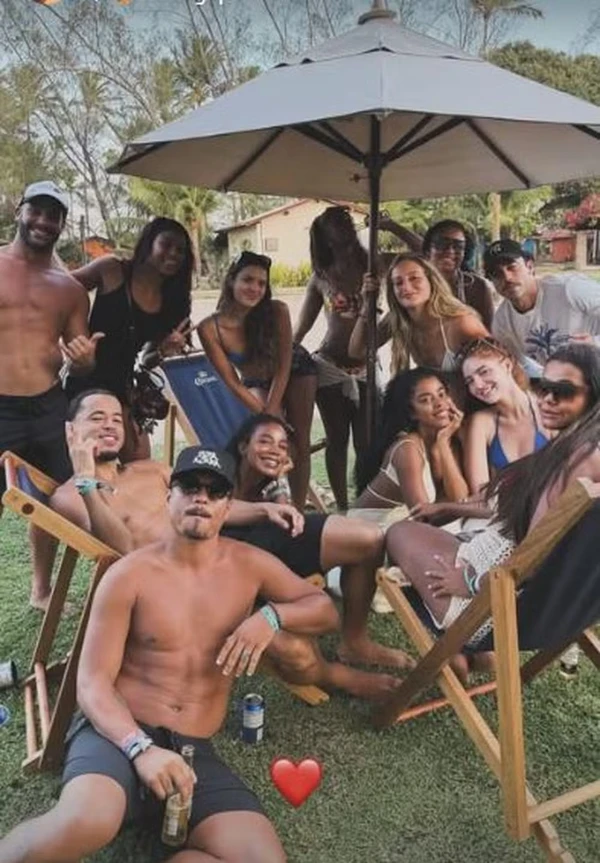 Bruna Griphao e Yam Vieira em Maracaípe  por Reprodução/Redes Sociais 