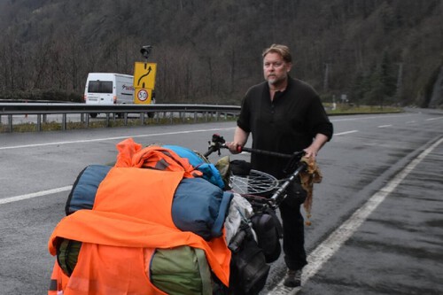 Karl Bushby  por Reprodução