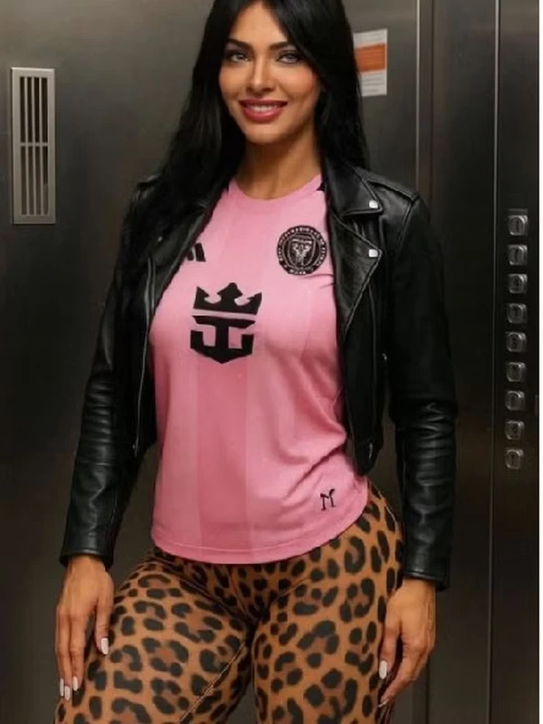 Modelo brasileira, Suzy Cortez, é fã declarada de Messi  por Reprodução/Redes Sociais  