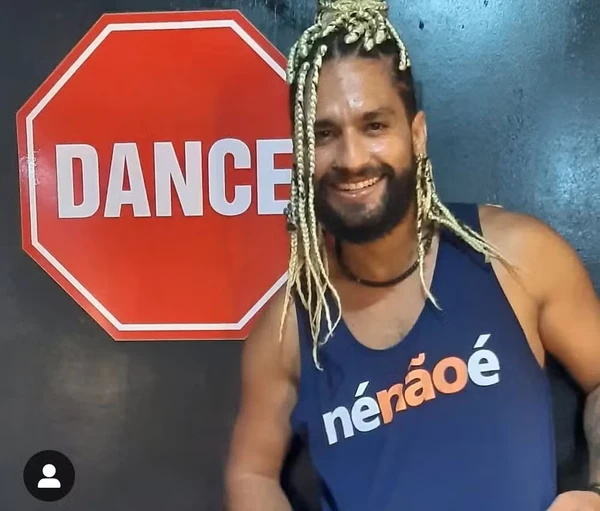 TJ Weber é intéprete de libras por Reprodução/Instagram