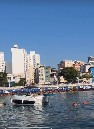 Daniela Mercury no Porto da Barra por Reprodução