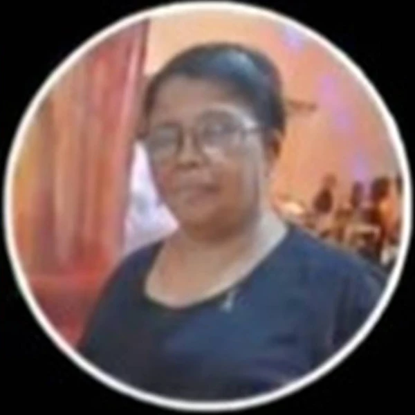 Eliene Dias por Reprodução