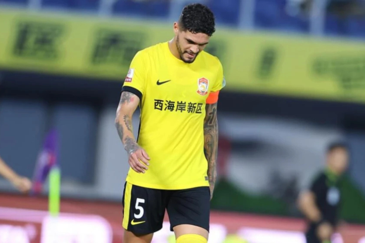 Riccieli no futebol chinês por Divulgação