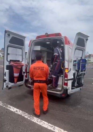 Vítima foi levada para Centro de Tratamento de Queimados no HGE por Reprodução/ Corpo de Bombeiros