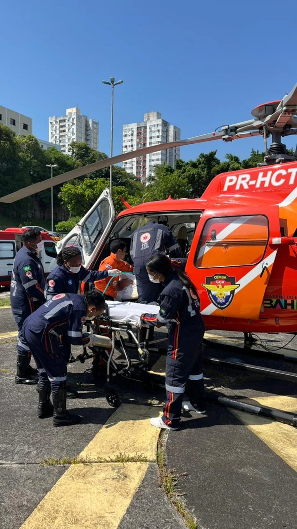 Vítima foi levada para Centro de Tratamento de Queimados no HGE por Reprodução/ Corpo de Bombeiros