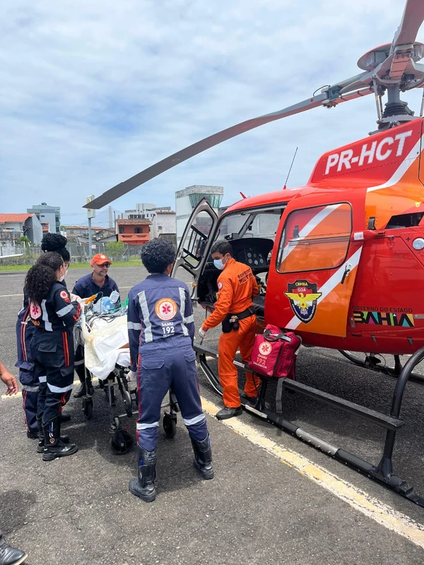 Vítima foi levada para Centro de Tratamento de Queimados no HGE por Reprodução/ Corpo de Bombeiros