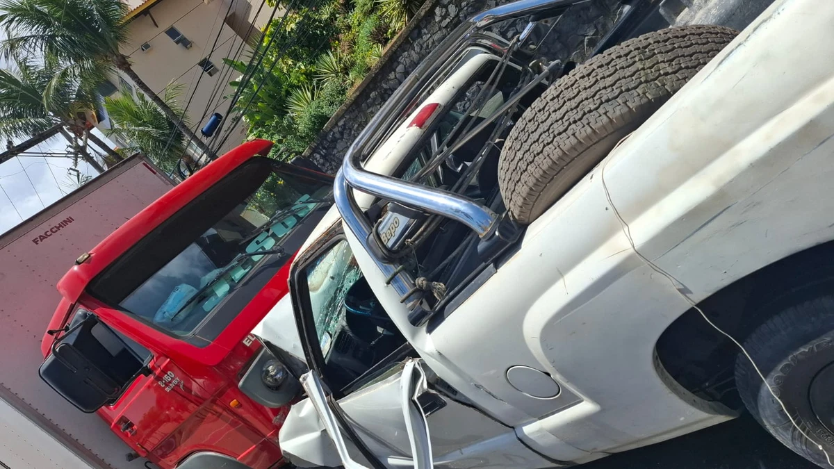 Acidente na Orla por Nauan Sacramento/CORREIO