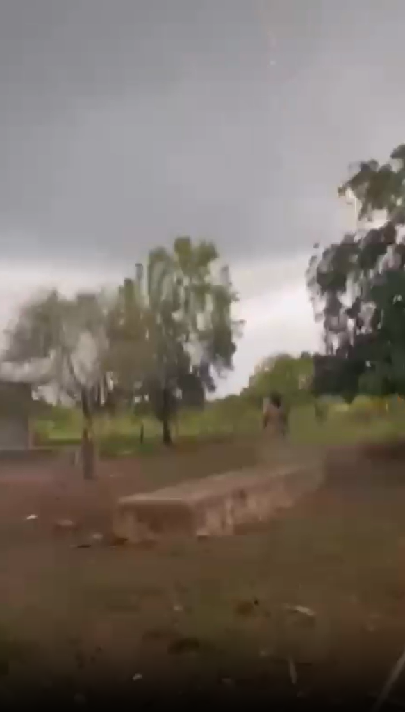 Homem quase é atingido por raio no interior da Bahia por Reprodução