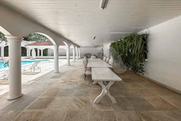 Casarão fica no Recreio dos Bandeirantes por Reprodução | Muller Imóveis