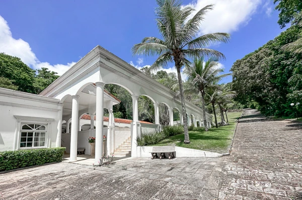 Casarão fica no Recreio dos Bandeirantes por Reprodução | Muller Imóveis